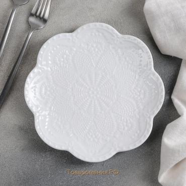 Тарелка фарфоровая обеденная «Сьюзен», d=20,5 см, цвет белый